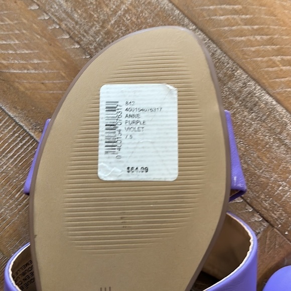 New SAKS FIFTH AVENUE Anne Crossover Bright Purple Leather Flats Sandals - Picture 6 of 6